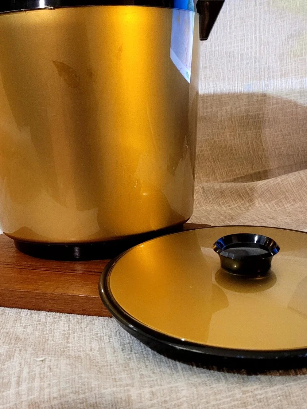 Vintage West Bend Thermo Serv 1 Gallon Insulated Gold Black Ice Bucket USA Made